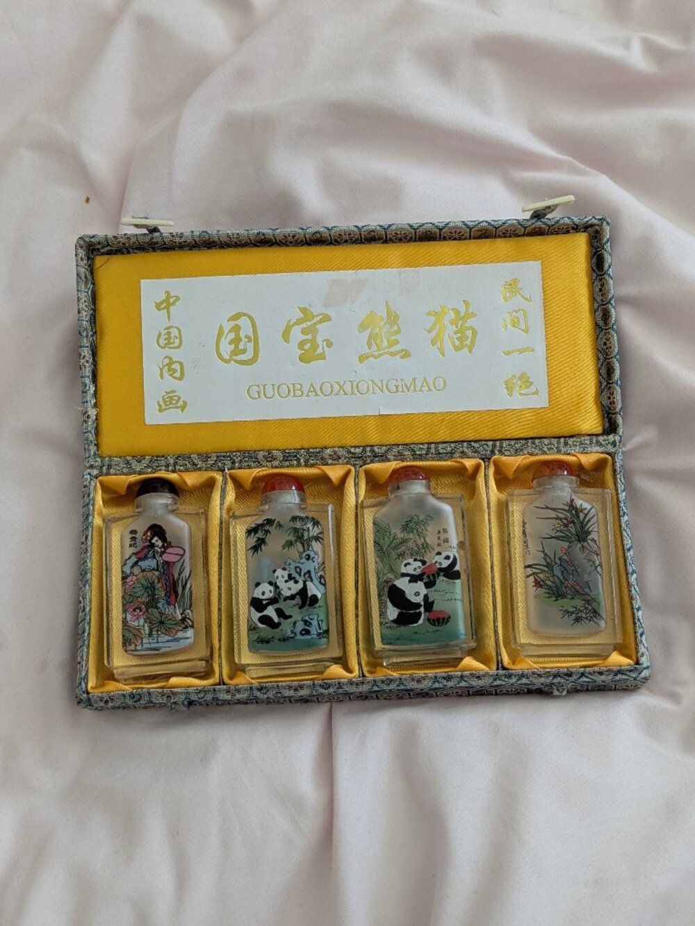 Vintage Chinese Snuff Bottle Set 4 Panda Glass Box